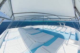 Amba Liveaboard - ligbedden op de bovendek